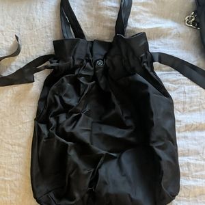 Lululemon Easy as Sunday Tote